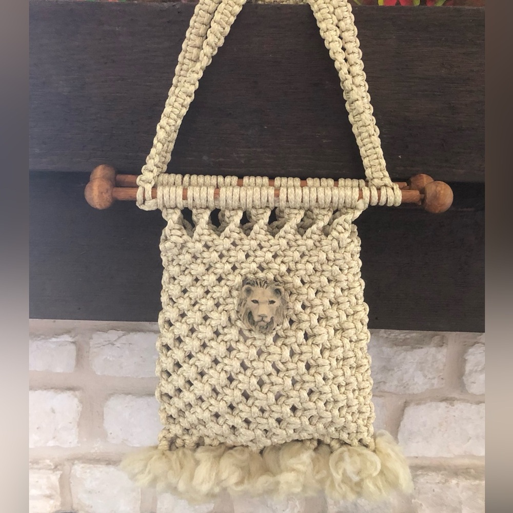 VINTAGE Macrame Bag Purse with Ceramic Lion Bead, 1970s, Quirky